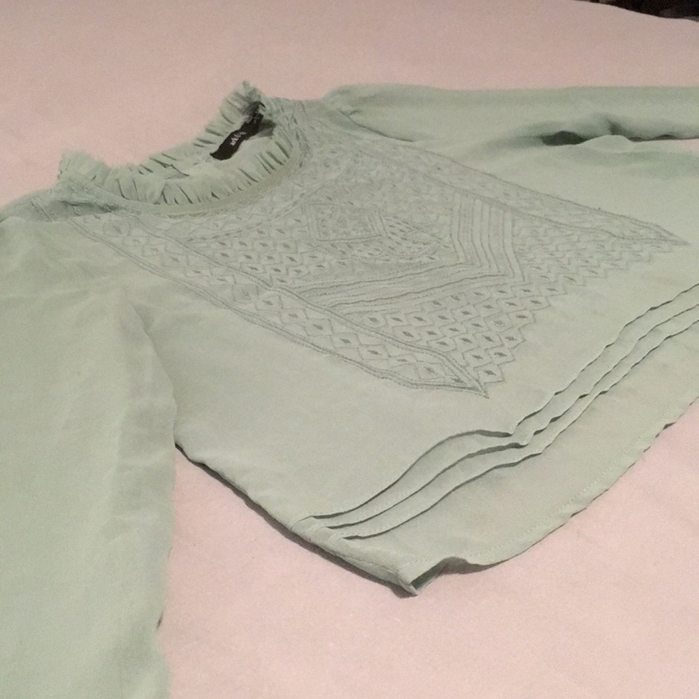 Long sleeve green shell top